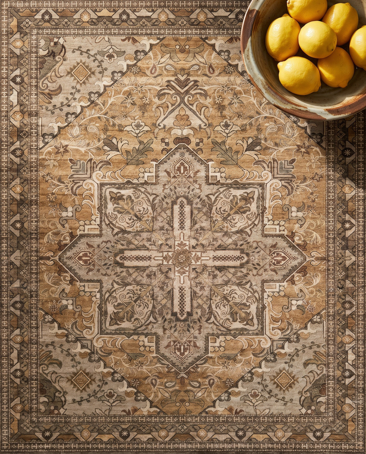 Zarin rug, detail of the pattern