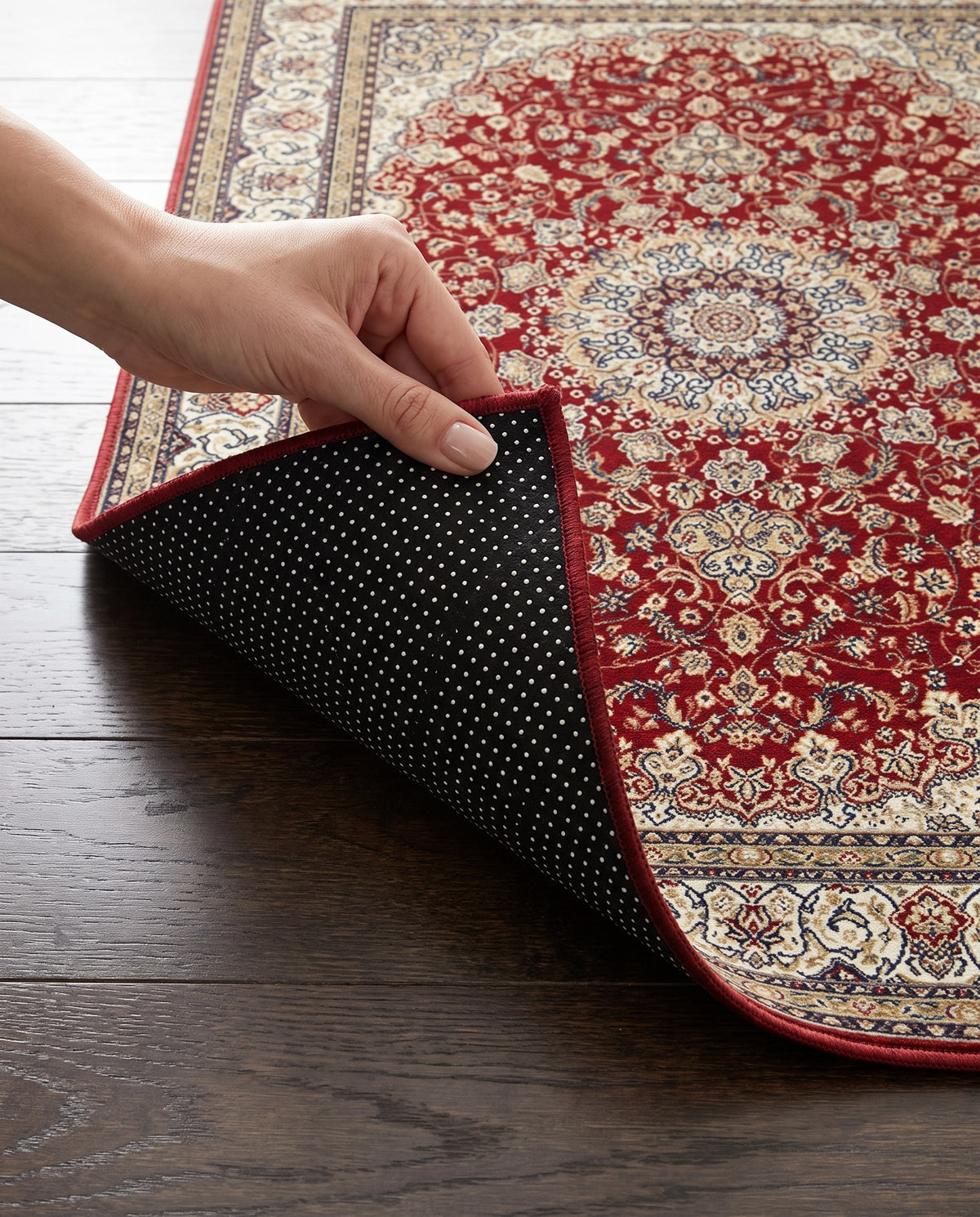 Dotted non-slip backing of the Shahrzad rug